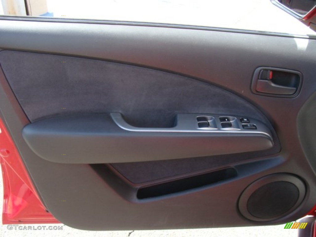 2003 Outlander LS - Phoenix Red / Charcoal photo #4