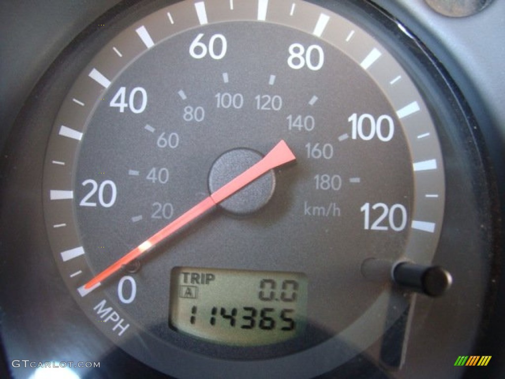 2003 Outlander LS - Phoenix Red / Charcoal photo #9