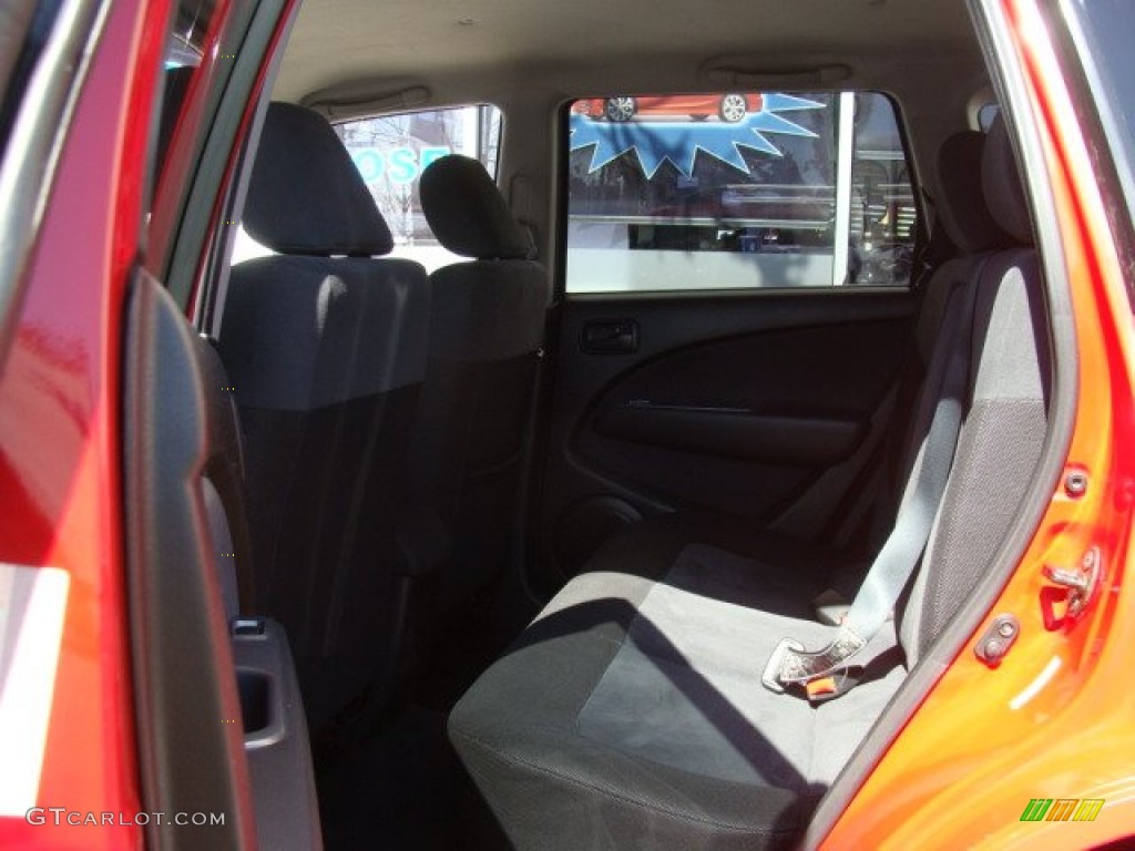 2003 Outlander LS - Phoenix Red / Charcoal photo #12