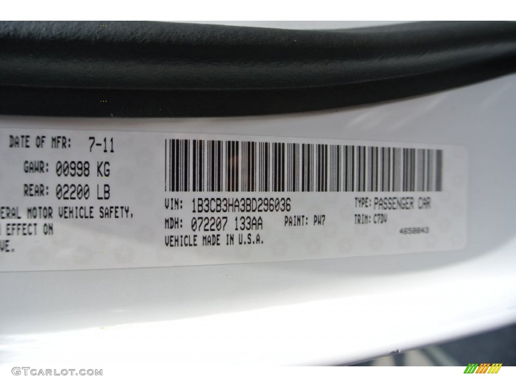 2011 Caliber Mainstreet - Bright White / Dark Slate/Medium Graystone photo #7