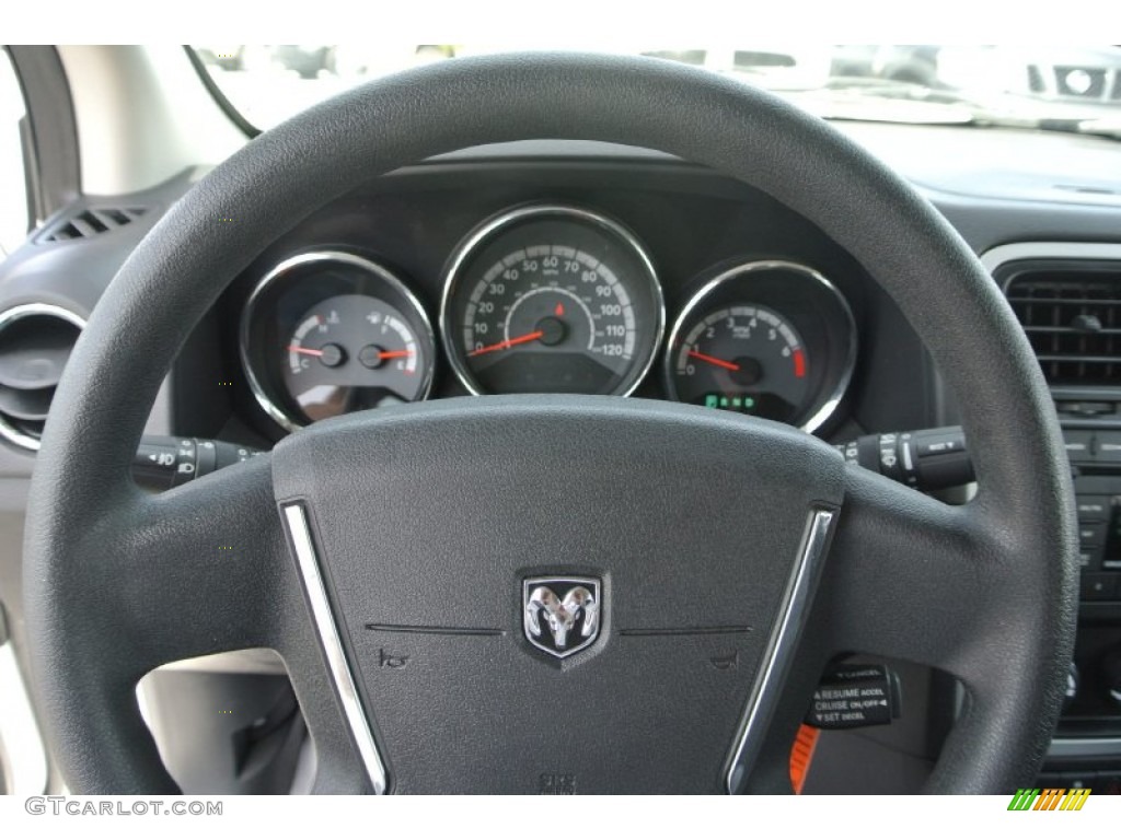 2011 Caliber Mainstreet - Bright White / Dark Slate/Medium Graystone photo #15