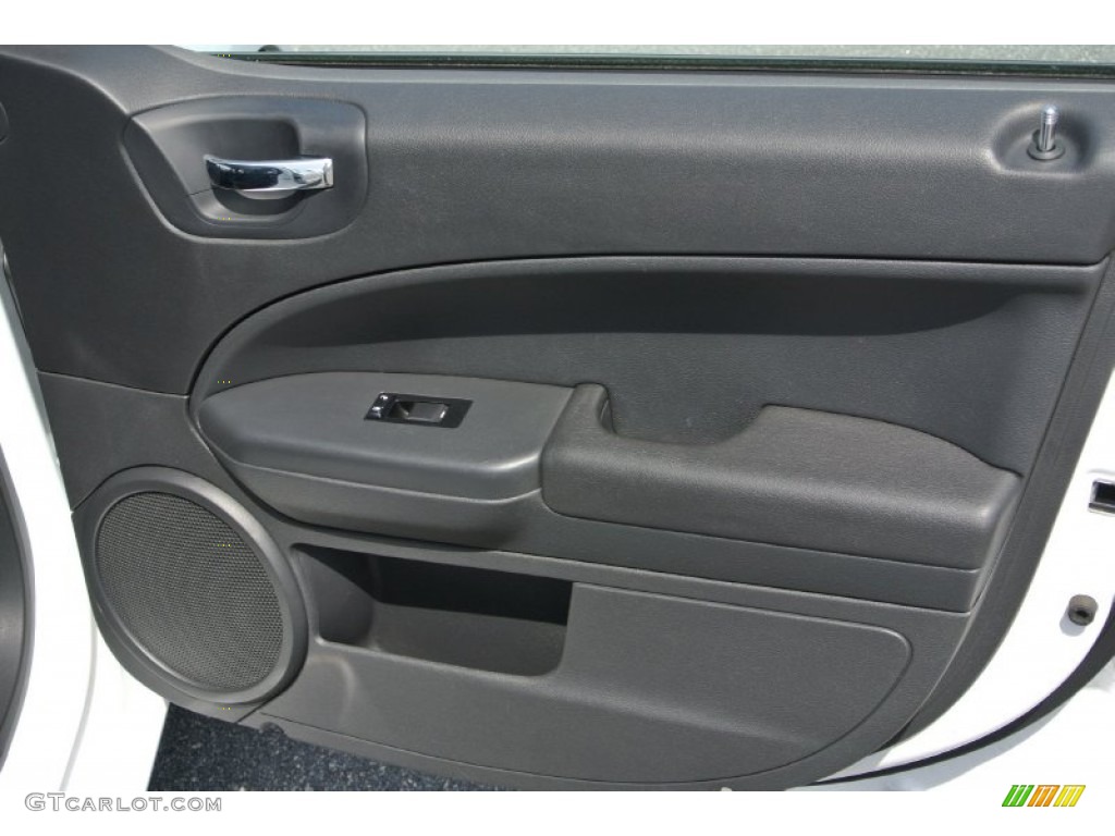 2011 Caliber Mainstreet - Bright White / Dark Slate/Medium Graystone photo #19