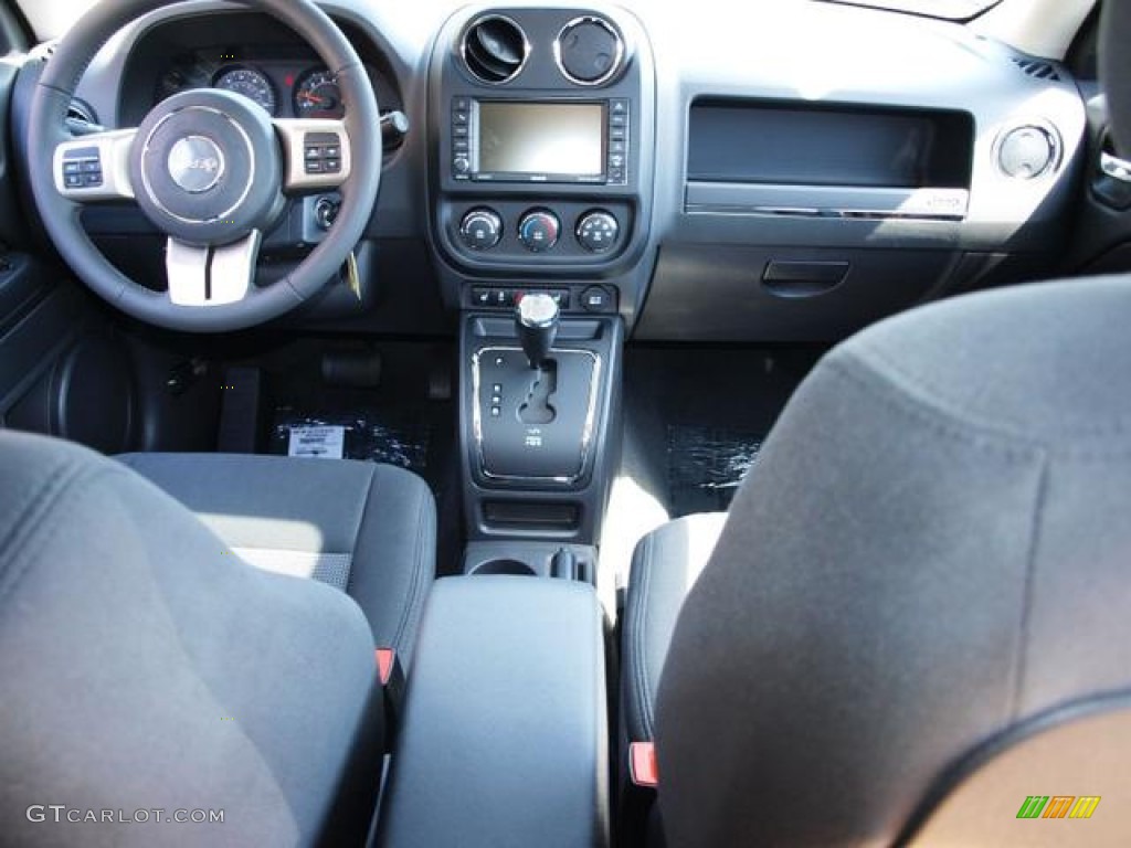 2014 Jeep Patriot Latitude Dark Slate Gray Dashboard Photo #79312052