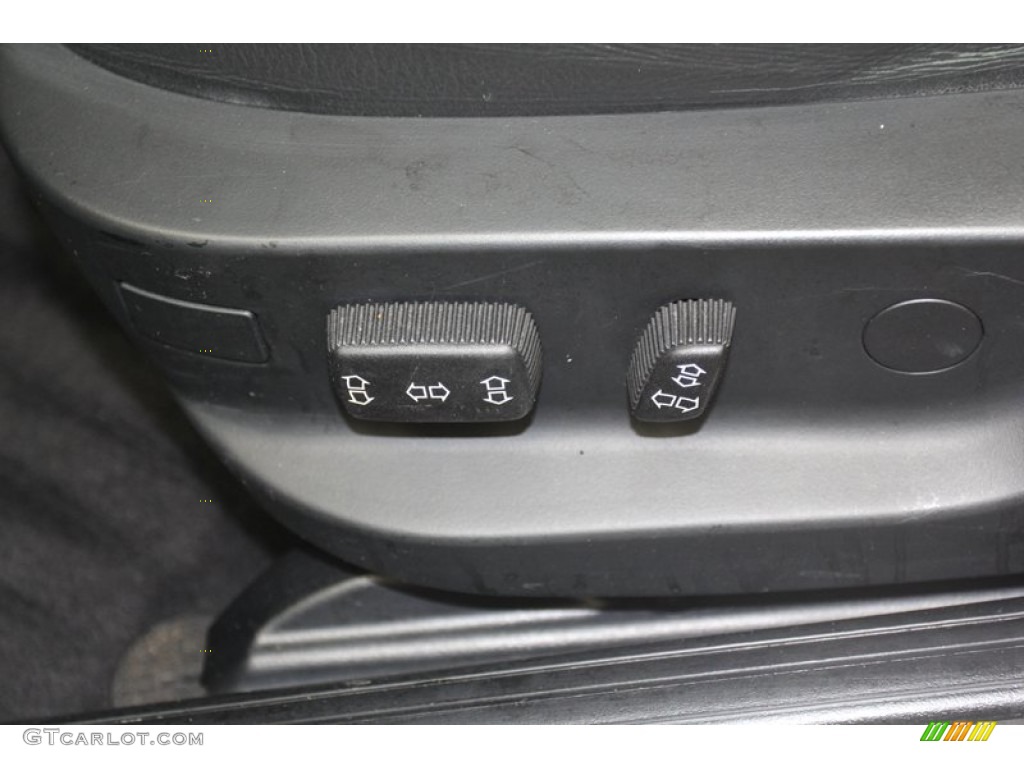 2003 BMW 5 Series 525i Sport Wagon Controls Photo #79317797