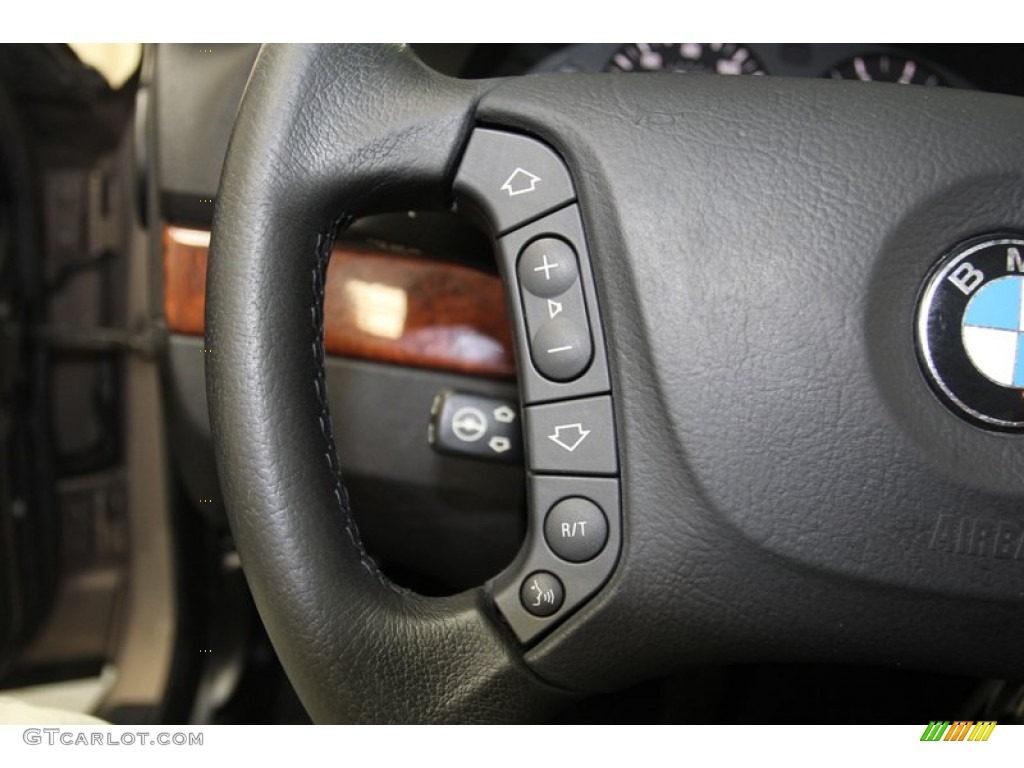2003 BMW 5 Series 525i Sport Wagon Controls Photos