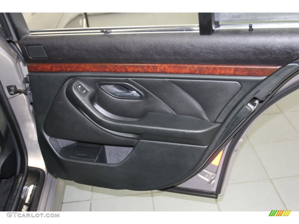 2003 BMW 5 Series 525i Sport Wagon Door Panel Photos