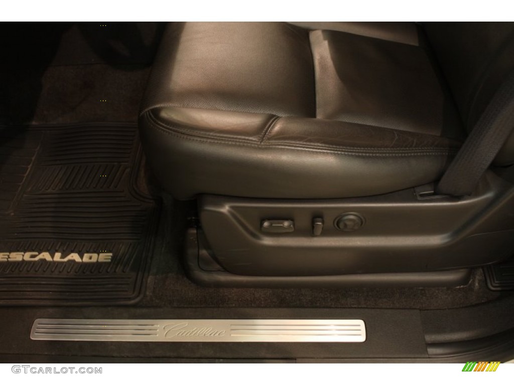2013 Escalade Luxury AWD - Silver Coast Metallic / Ebony photo #6