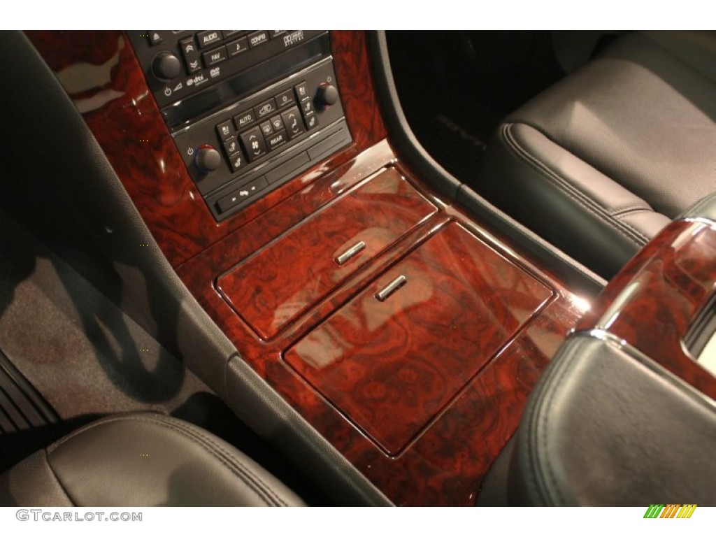2013 Escalade Luxury AWD - Silver Coast Metallic / Ebony photo #27