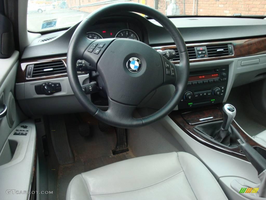 2006 3 Series 330i Sedan - Jet Black / Grey photo #11