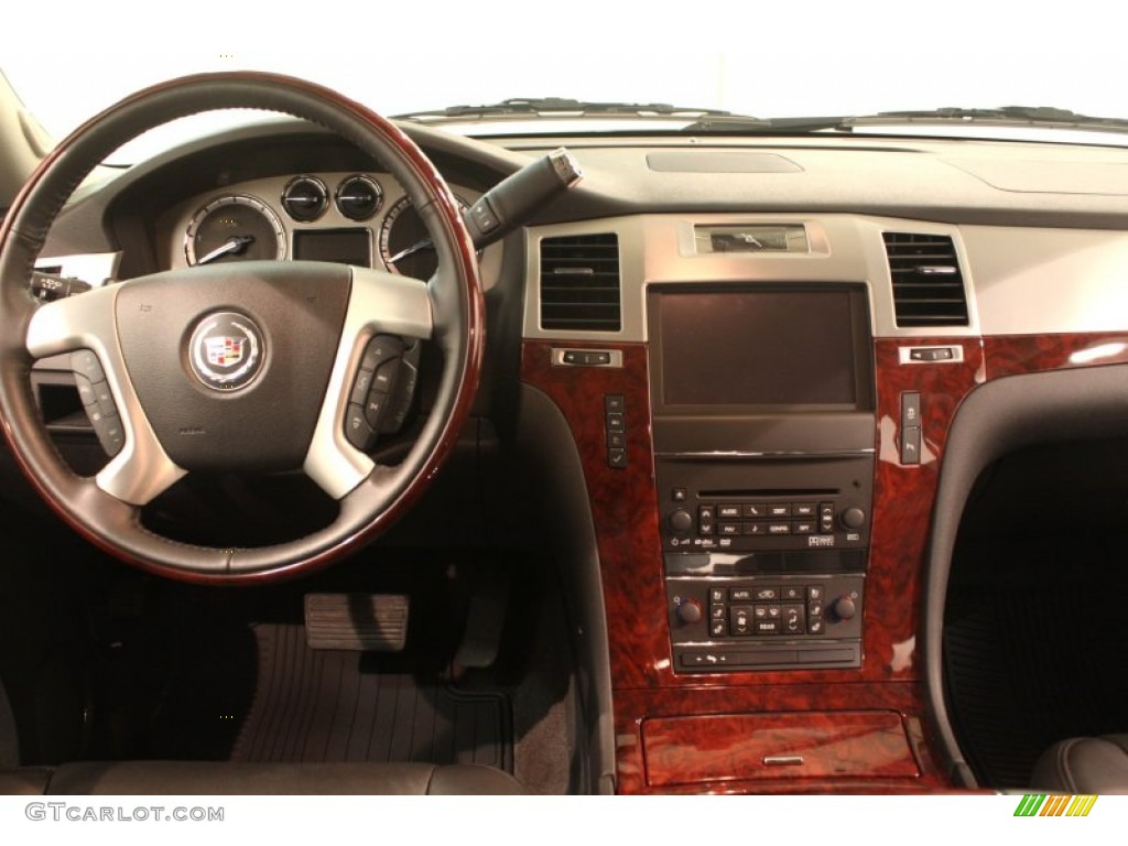2013 Escalade Luxury AWD - Silver Coast Metallic / Ebony photo #33