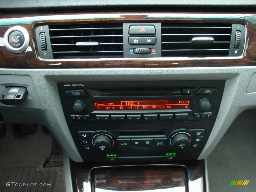 2006 3 Series 330i Sedan - Jet Black / Grey photo #13