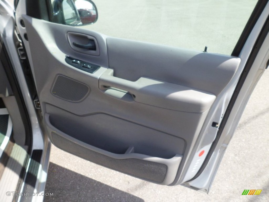 2003 Windstar LX - Silver Frost Metallic / Medium Graphite photo #16