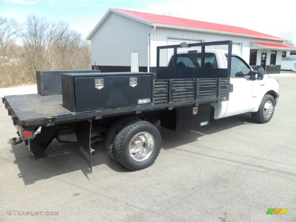 2006 F350 Super Duty XL Regular Cab Stake Truck - Oxford White / Medium Flint photo #5