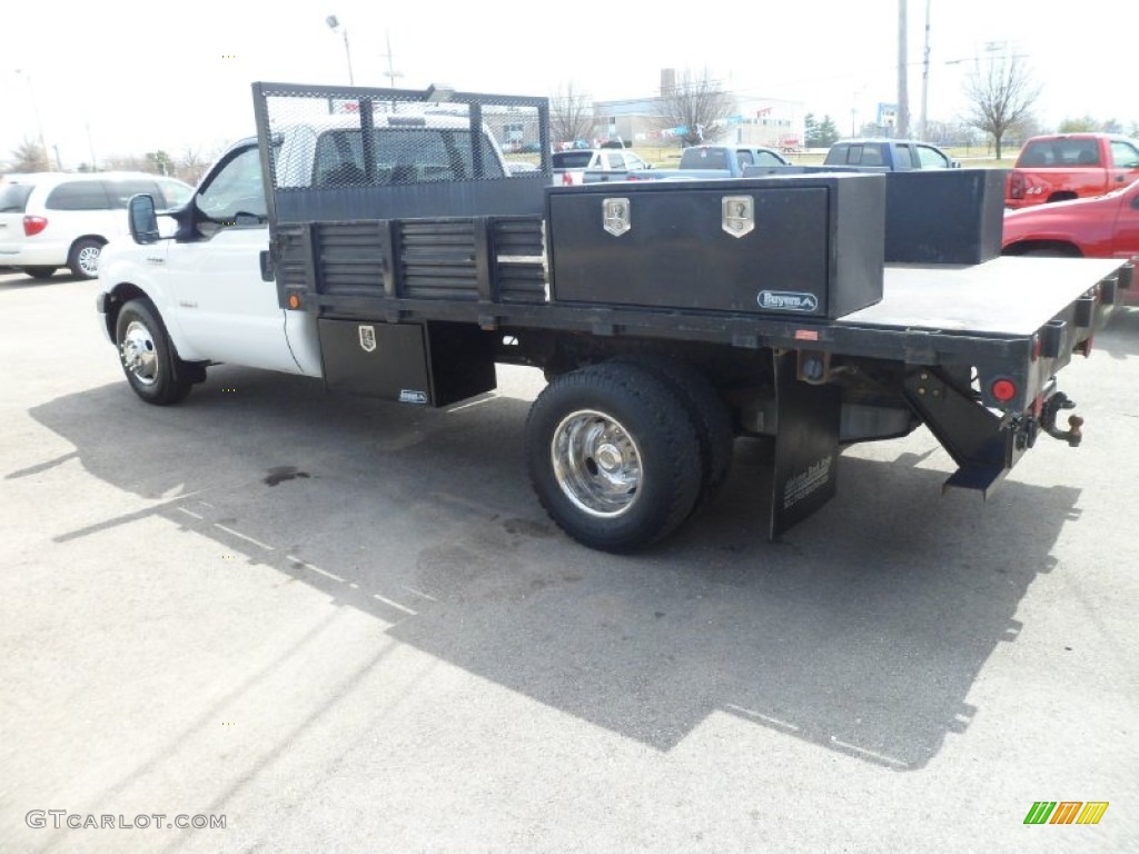 2006 F350 Super Duty XL Regular Cab Stake Truck - Oxford White / Medium Flint photo #6