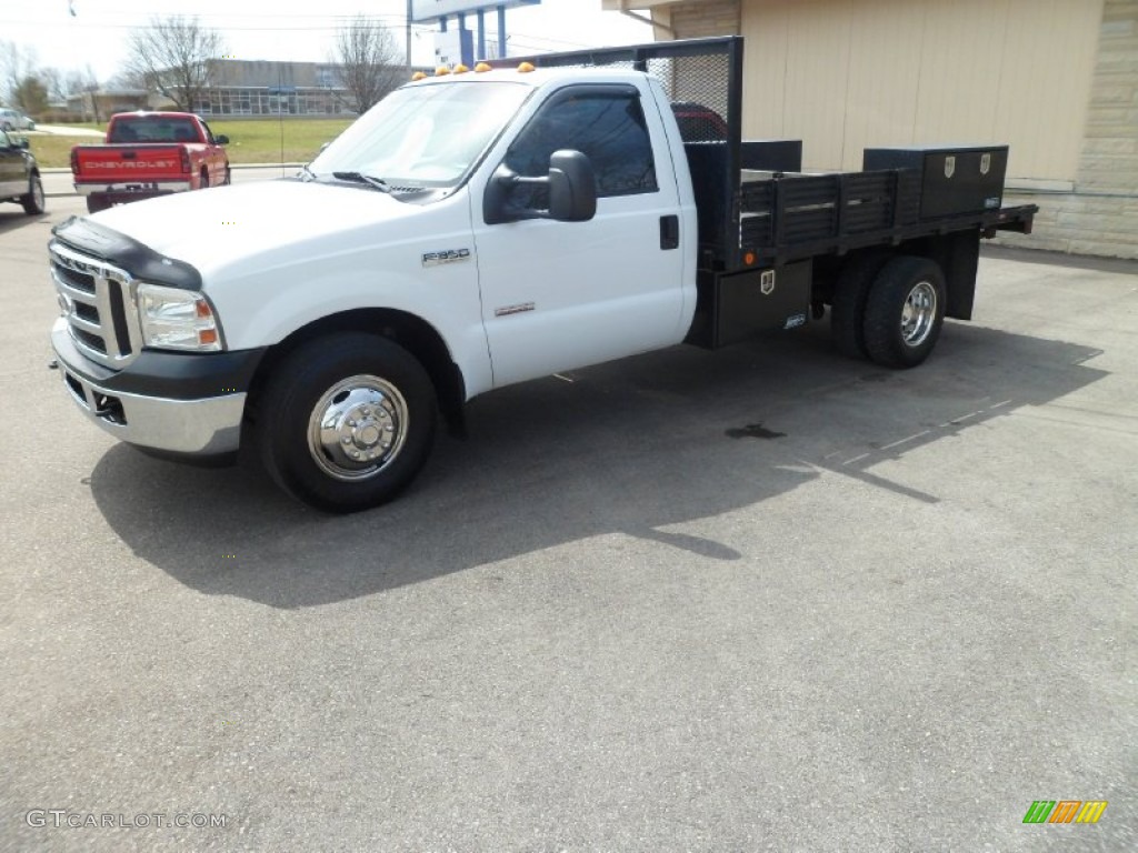 2006 F350 Super Duty XL Regular Cab Stake Truck - Oxford White / Medium Flint photo #7
