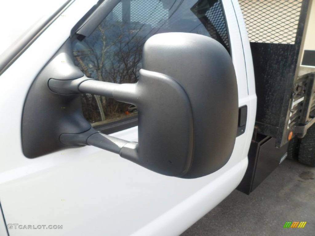 2006 F350 Super Duty XL Regular Cab Stake Truck - Oxford White / Medium Flint photo #11