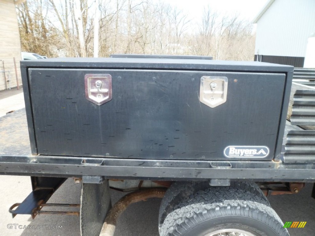 2006 F350 Super Duty XL Regular Cab Stake Truck - Oxford White / Medium Flint photo #20