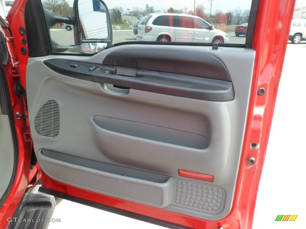 2006 F350 Super Duty XLT Crew Cab 4x4 - Red Clearcoat / Dark Flint photo #20