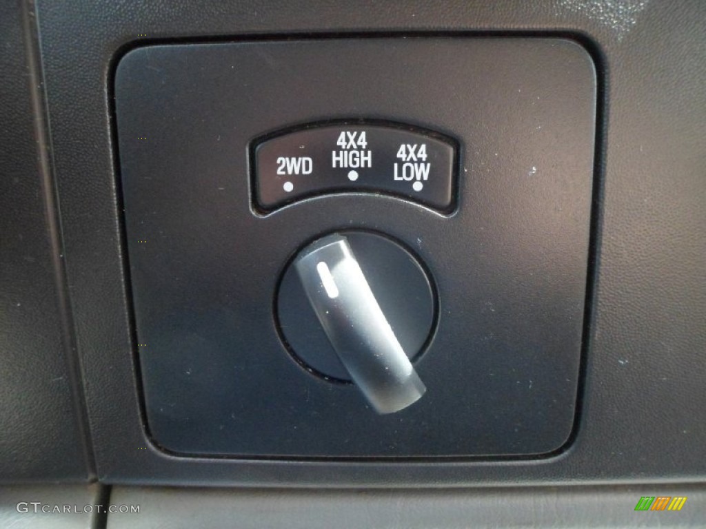 2006 F350 Super Duty XLT Crew Cab 4x4 - Red Clearcoat / Dark Flint photo #28