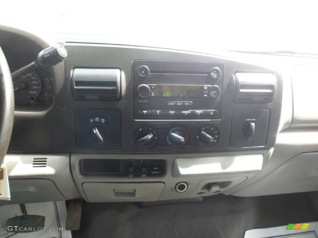 2006 F350 Super Duty XLT Crew Cab 4x4 - Red Clearcoat / Dark Flint photo #30