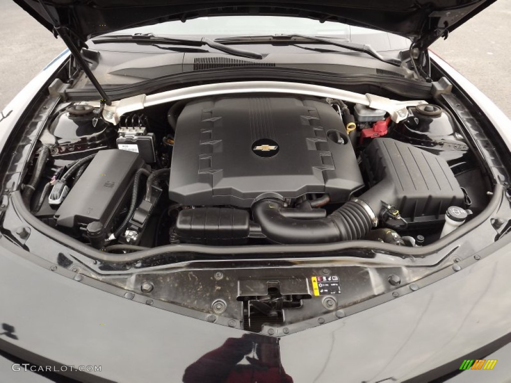 2011 Chevrolet Camaro LT/RS Convertible Engine Photos