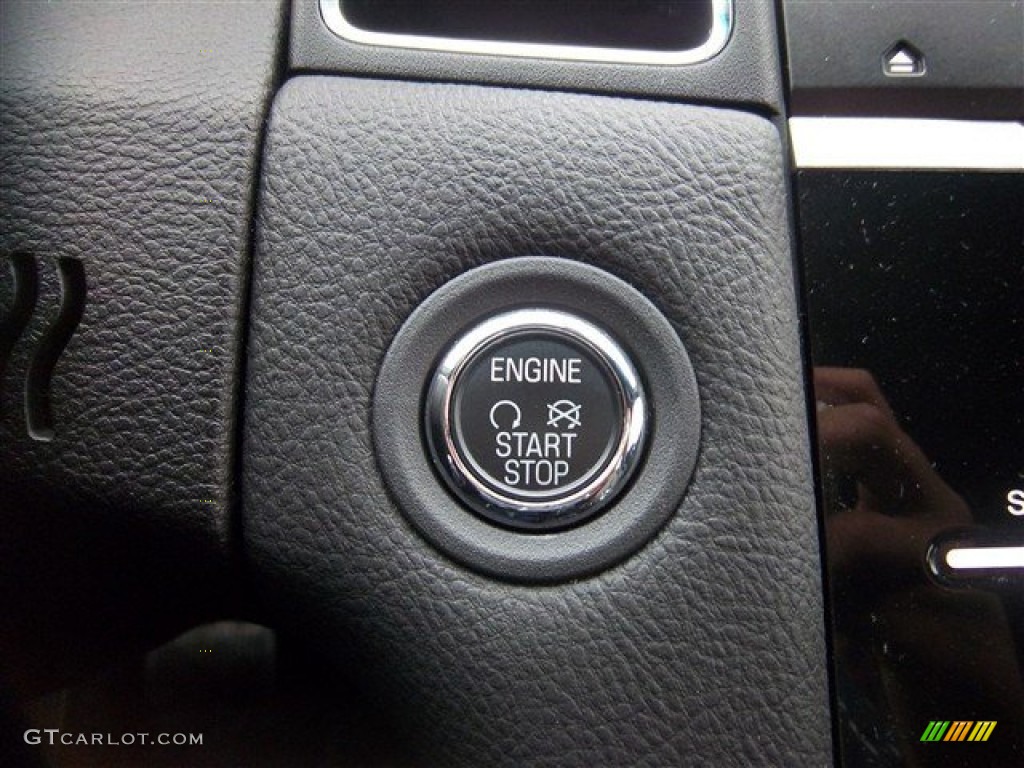 2013 Taurus Limited - White Platinum Tri-Coat / Charcoal Black photo #28