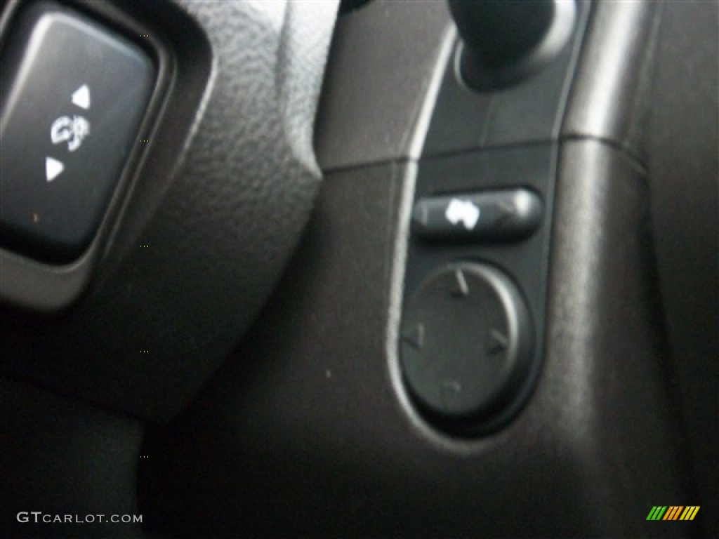 2013 Taurus Limited - White Platinum Tri-Coat / Charcoal Black photo #30