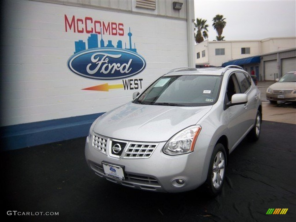 Silver Ice Nissan Rogue