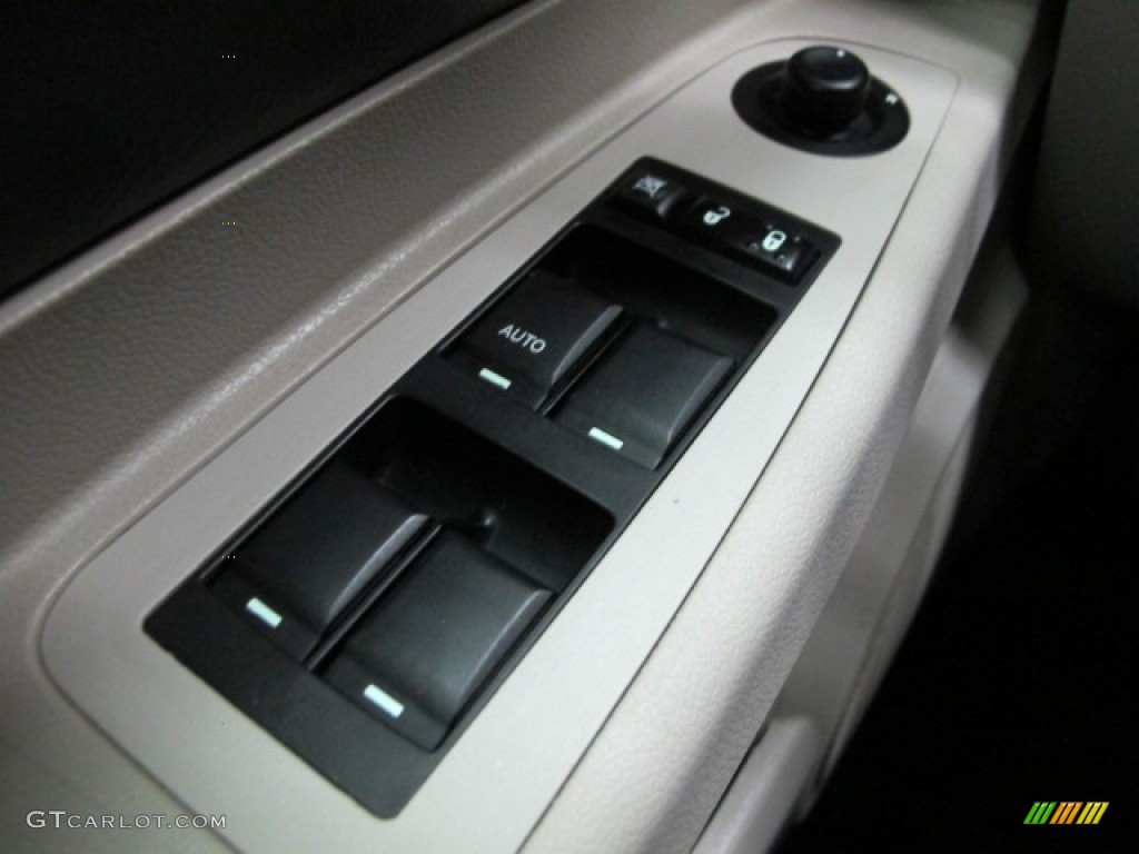 2007 Dodge Charger SXT Controls Photo #79331221