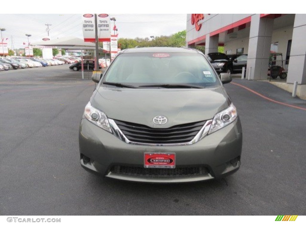 2011 Sienna LE - Cypress Green Pearl / Light Gray photo #2