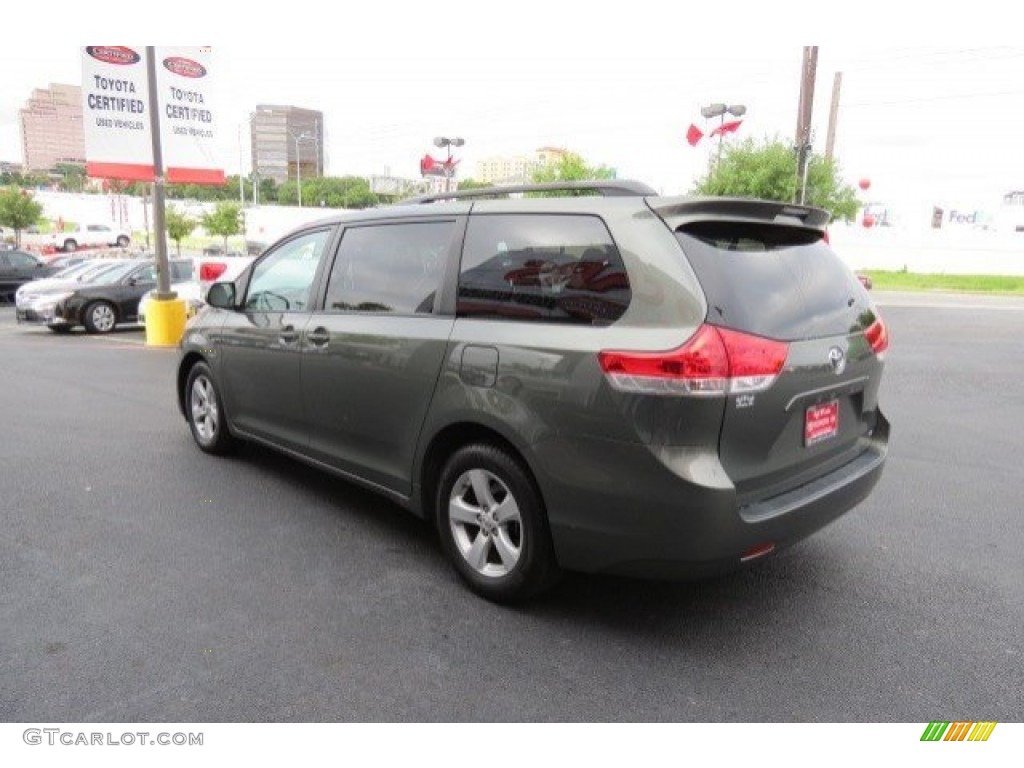 2011 Sienna LE - Cypress Green Pearl / Light Gray photo #5