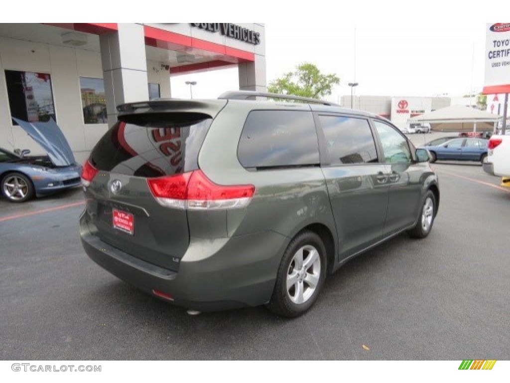 2011 Sienna LE - Cypress Green Pearl / Light Gray photo #7