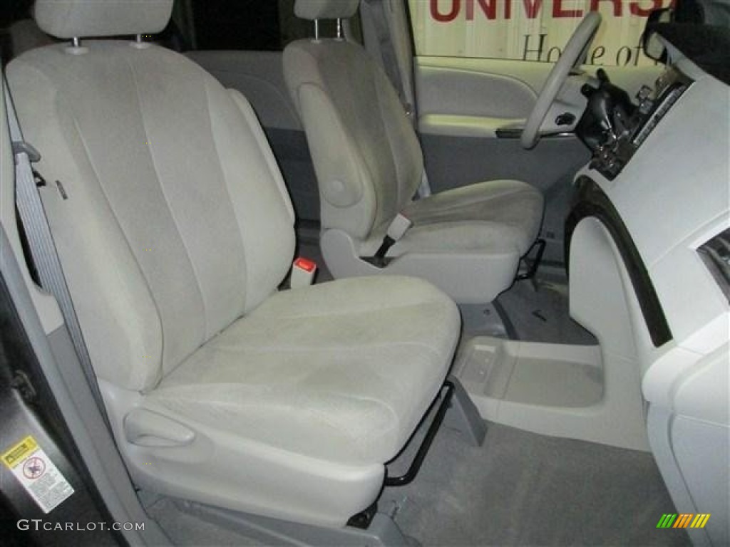 2011 Sienna  - Predawn Gray Mica / Light Gray photo #17