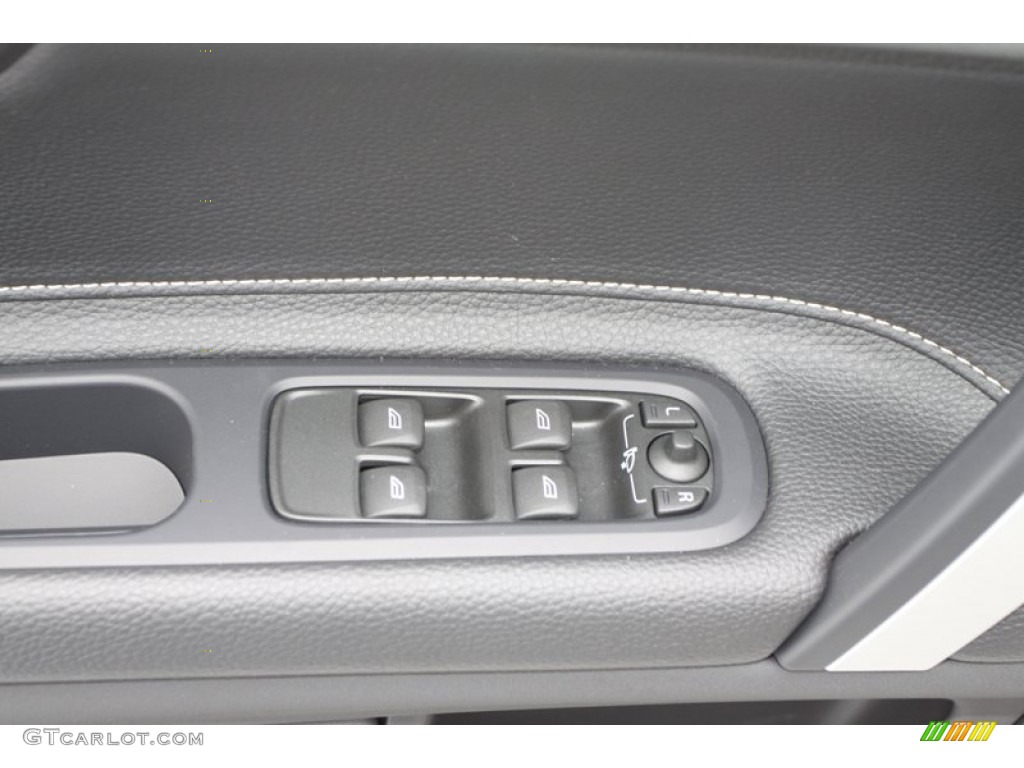 2013 Volvo C70 T5 Controls Photo #79335772