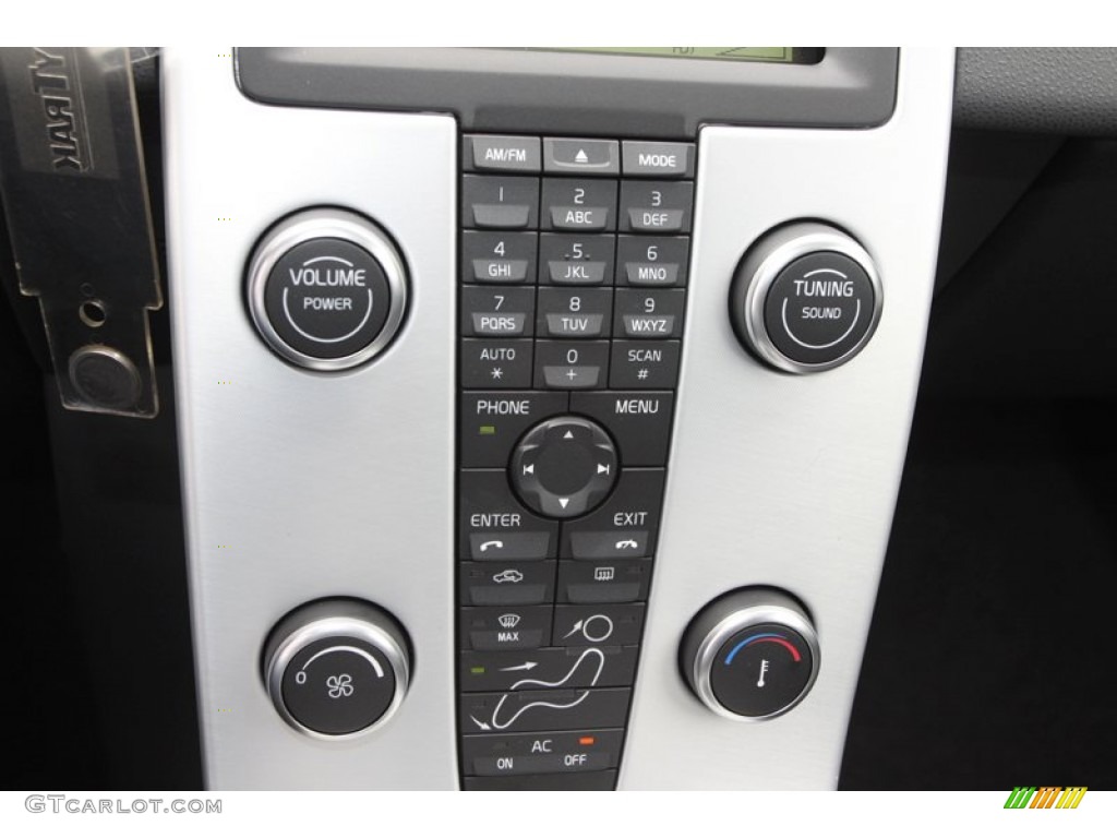 2013 Volvo C30 T5 Controls Photos