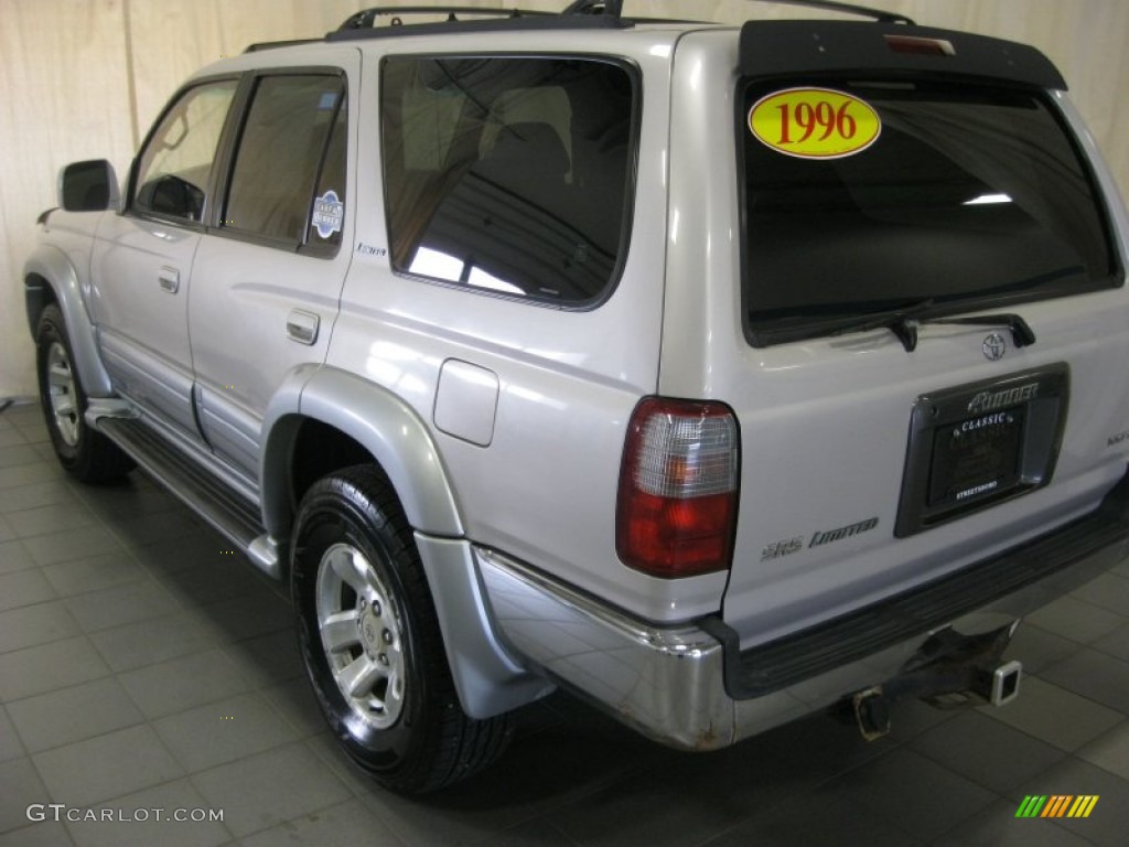 1996 4Runner Limited 4x4 - Desert Dune Metallic / Beige photo #10