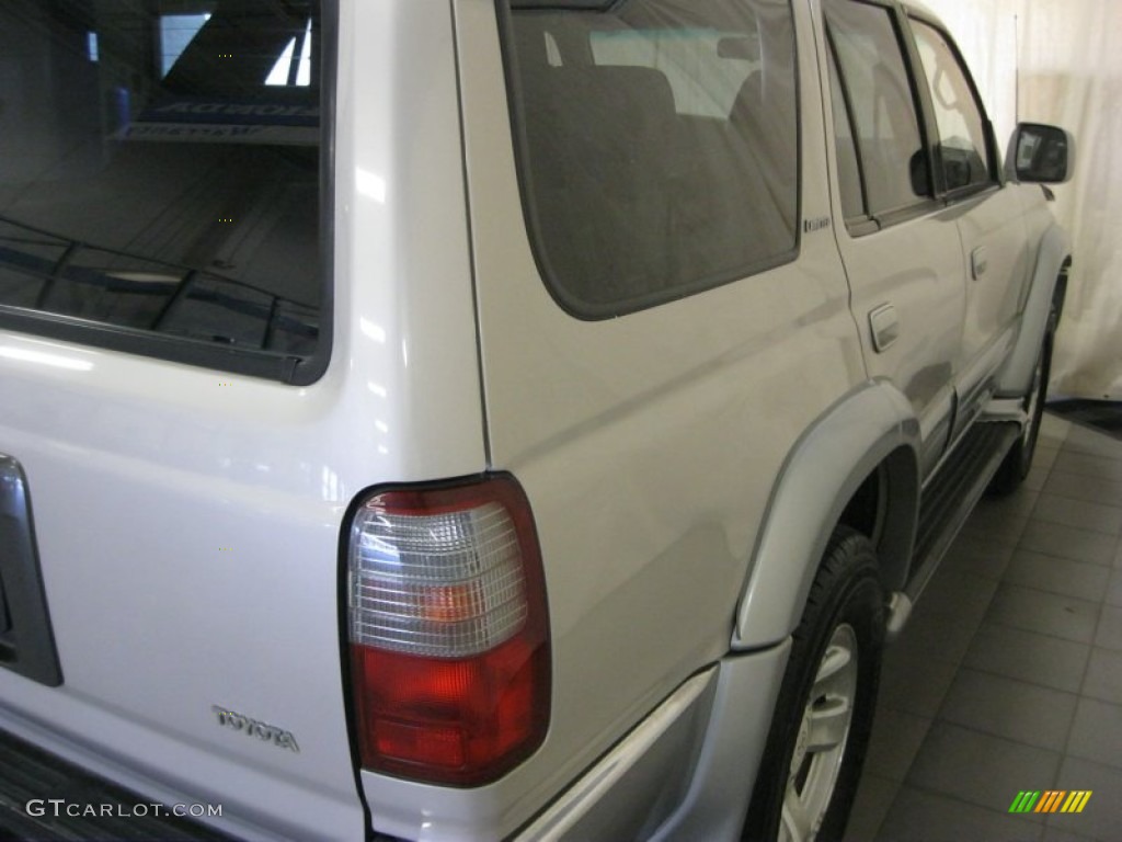 1996 4Runner Limited 4x4 - Desert Dune Metallic / Beige photo #12