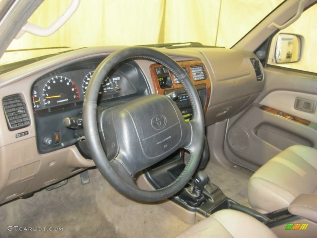1996 4Runner Limited 4x4 - Desert Dune Metallic / Beige photo #17