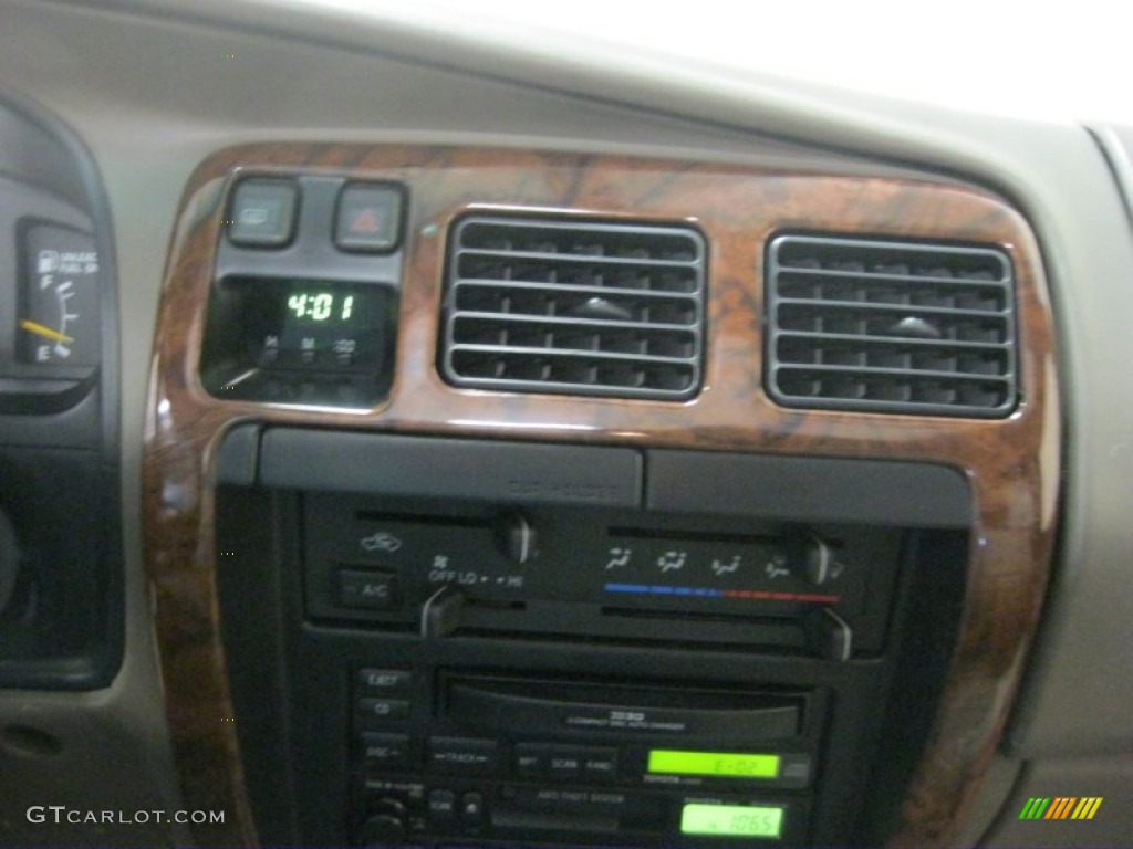 1996 4Runner Limited 4x4 - Desert Dune Metallic / Beige photo #21