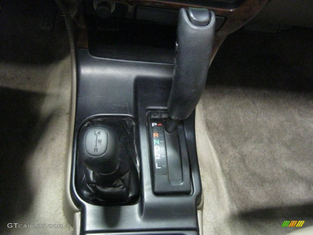 1996 4Runner Limited 4x4 - Desert Dune Metallic / Beige photo #23
