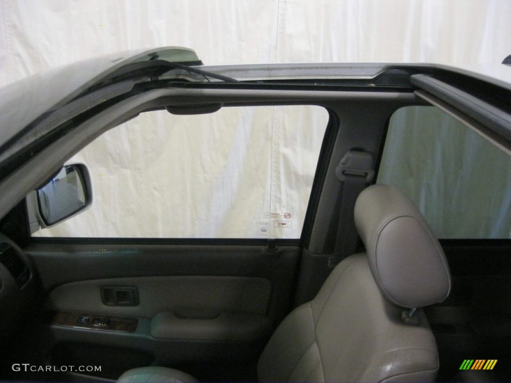 1996 4Runner Limited 4x4 - Desert Dune Metallic / Beige photo #25
