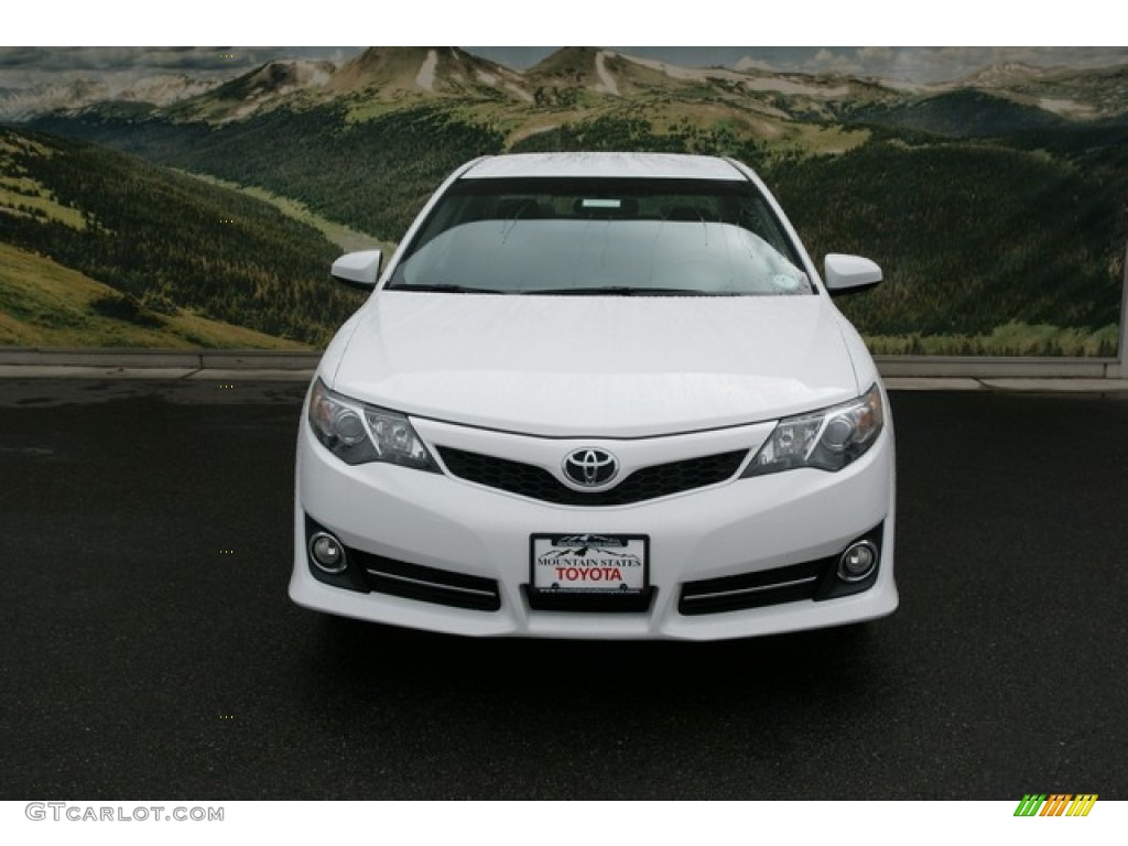 2013 Camry SE - Super White / Black photo #3
