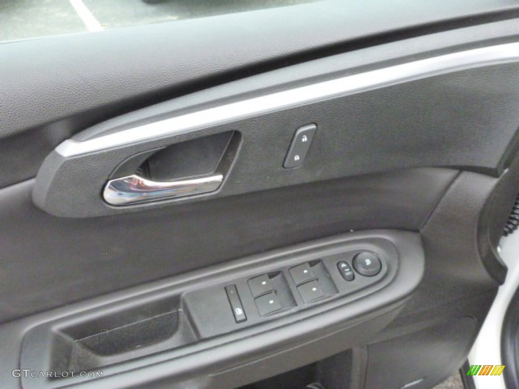 2012 Traverse LT AWD - White / Ebony photo #16