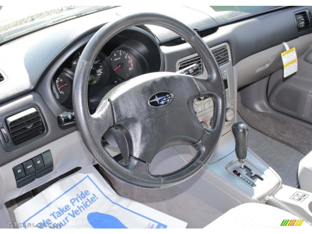 2004 Forester 2.5 XS - Java Black Pearl / Gray photo #5