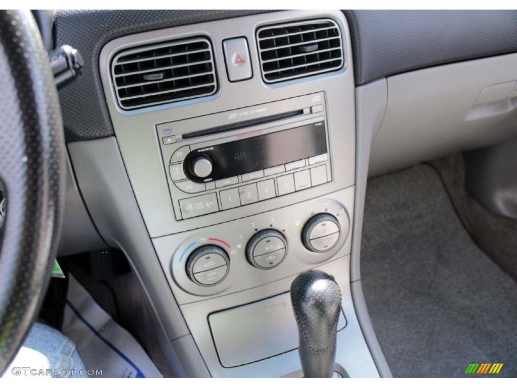 2004 Forester 2.5 XS - Java Black Pearl / Gray photo #14