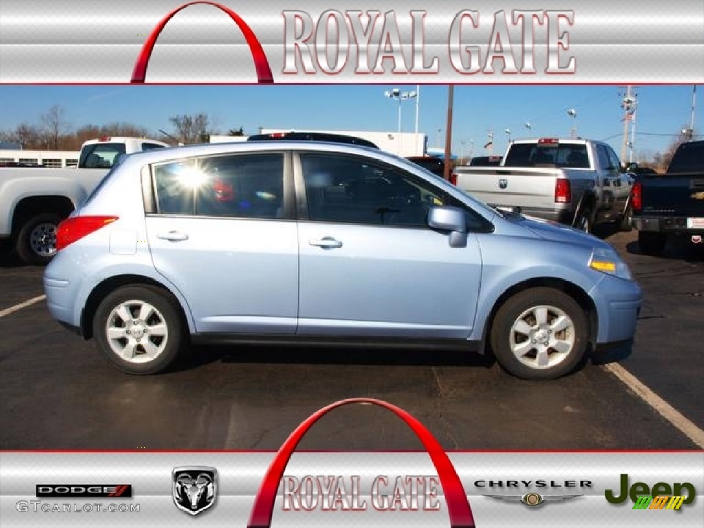 2009 Versa 1.8 S Hatchback - Arctic Blue / Charcoal photo #1