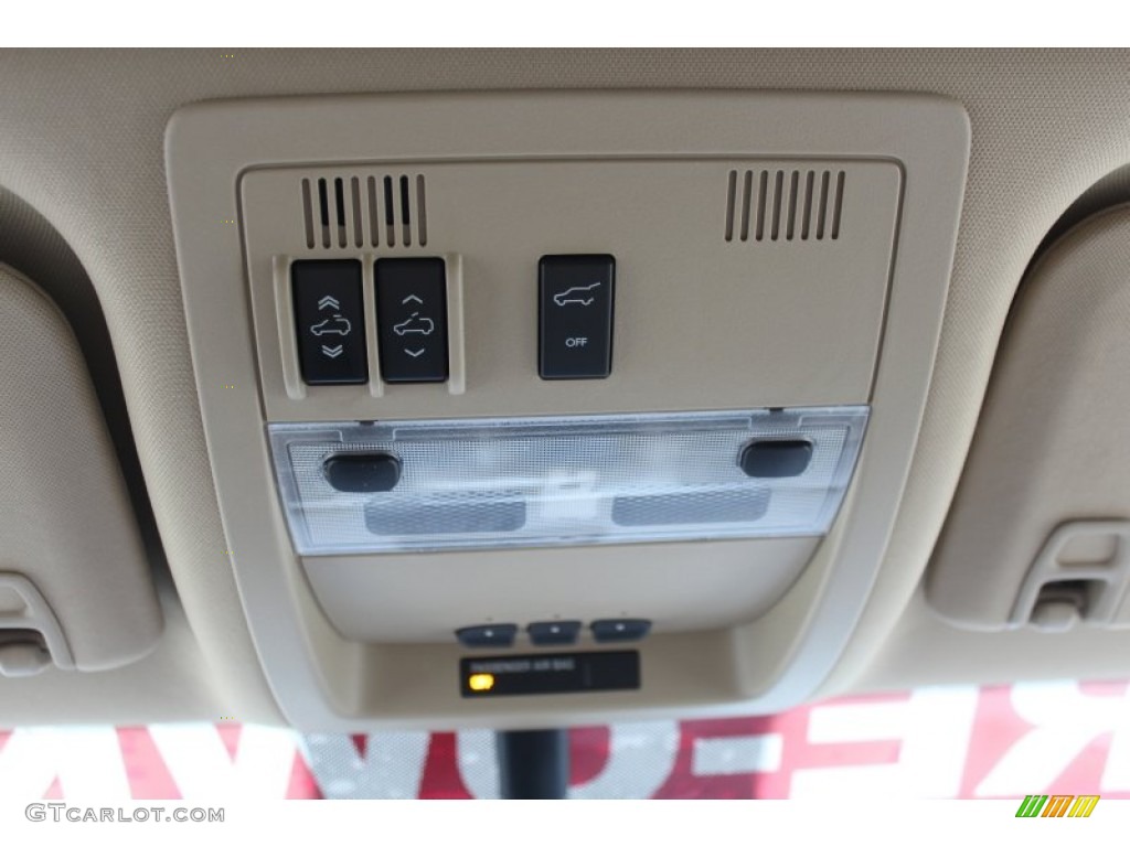 2010 Cadillac Escalade Luxury Controls Photo #79350092
