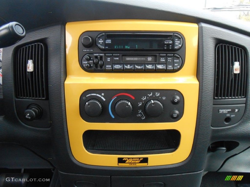 2004 Ram 1500 Rumble Bee Regular Cab 4x4 - Black / Dark Slate Gray/Yellow Accents photo #18