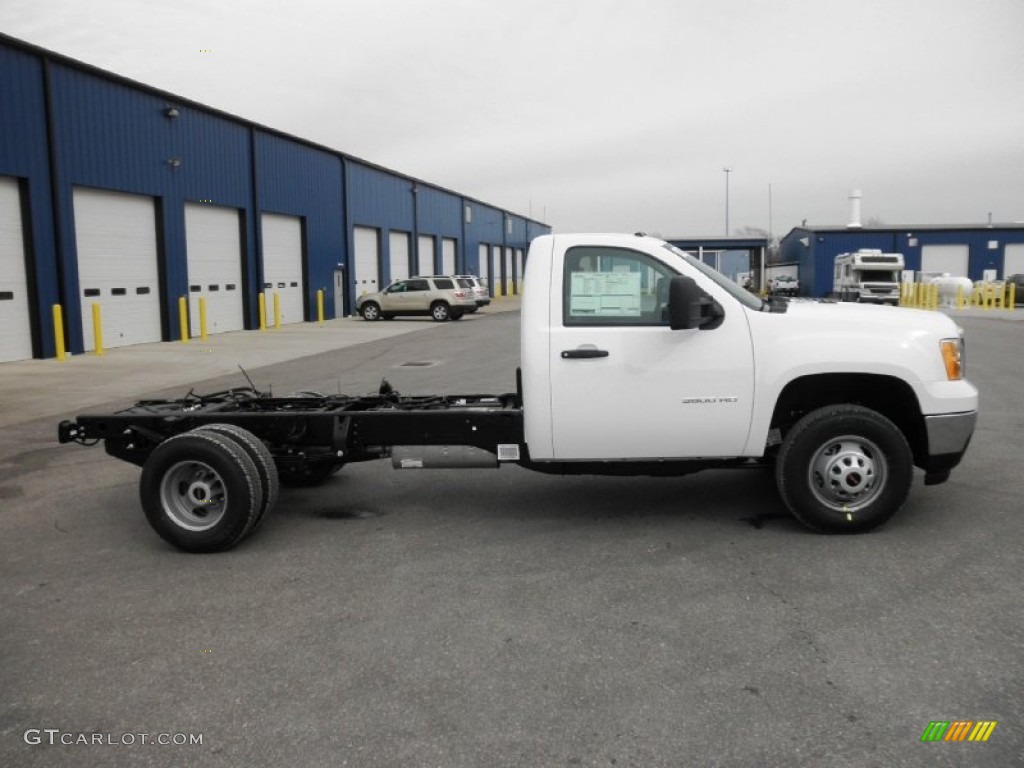 2013 Sierra 3500HD Regular Cab 4x4 Chassis - Summit White / Dark Titanium photo #1