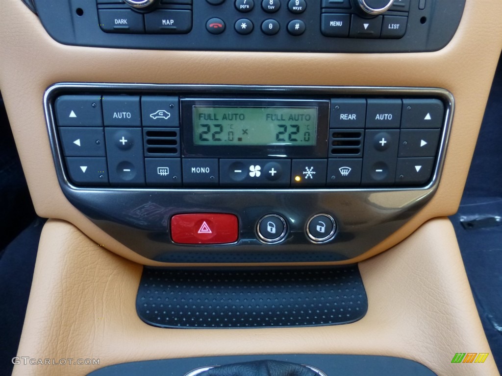 2013 Maserati GranTurismo Sport Coupe Controls Photo #79352066
